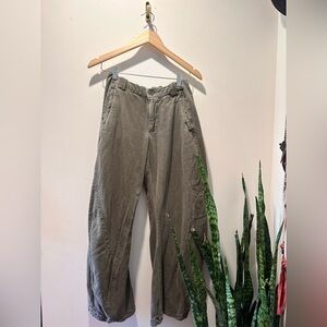Free People• Spotlight Washed Barrel Chino Trousers • Dusty Olive